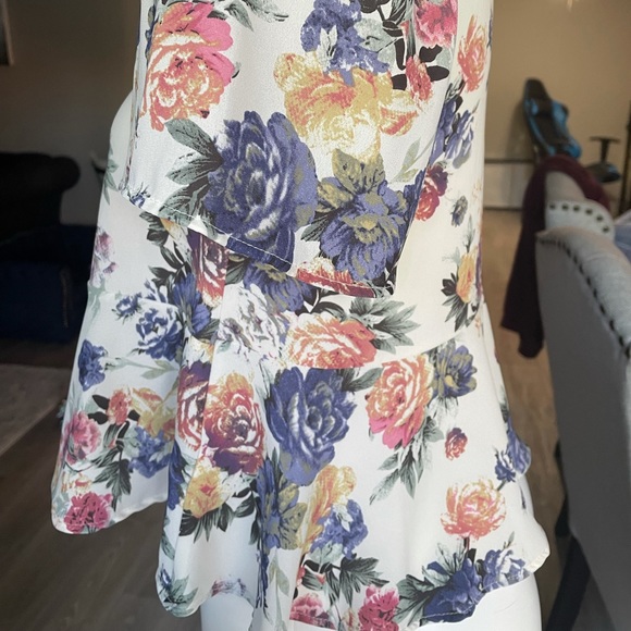 Kimchi Blue Floral Peplum Top - Picture 5 of 6